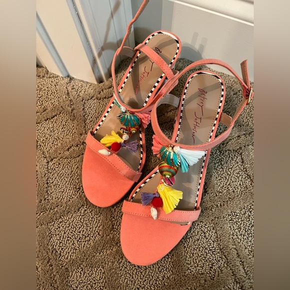 Betsey Johnson, summer sandals, 8.5 - Picture 2 of 3